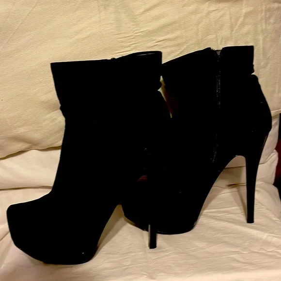 Aldo | Shoes | Black Suede Aldo 6in Platform Ankle Boots  display picture 1